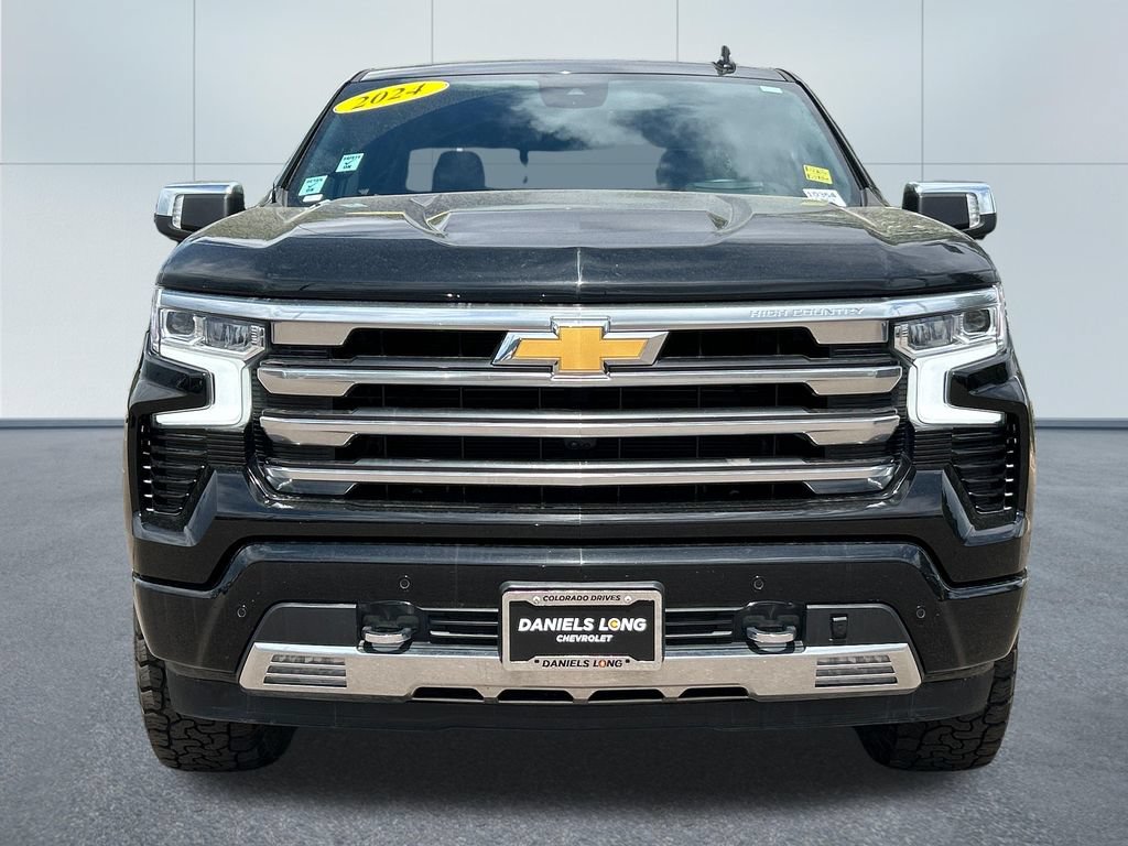 Used 2024 Chevrolet Silverado 1500 High Country w/ Technology Package AWD/4WD image 3