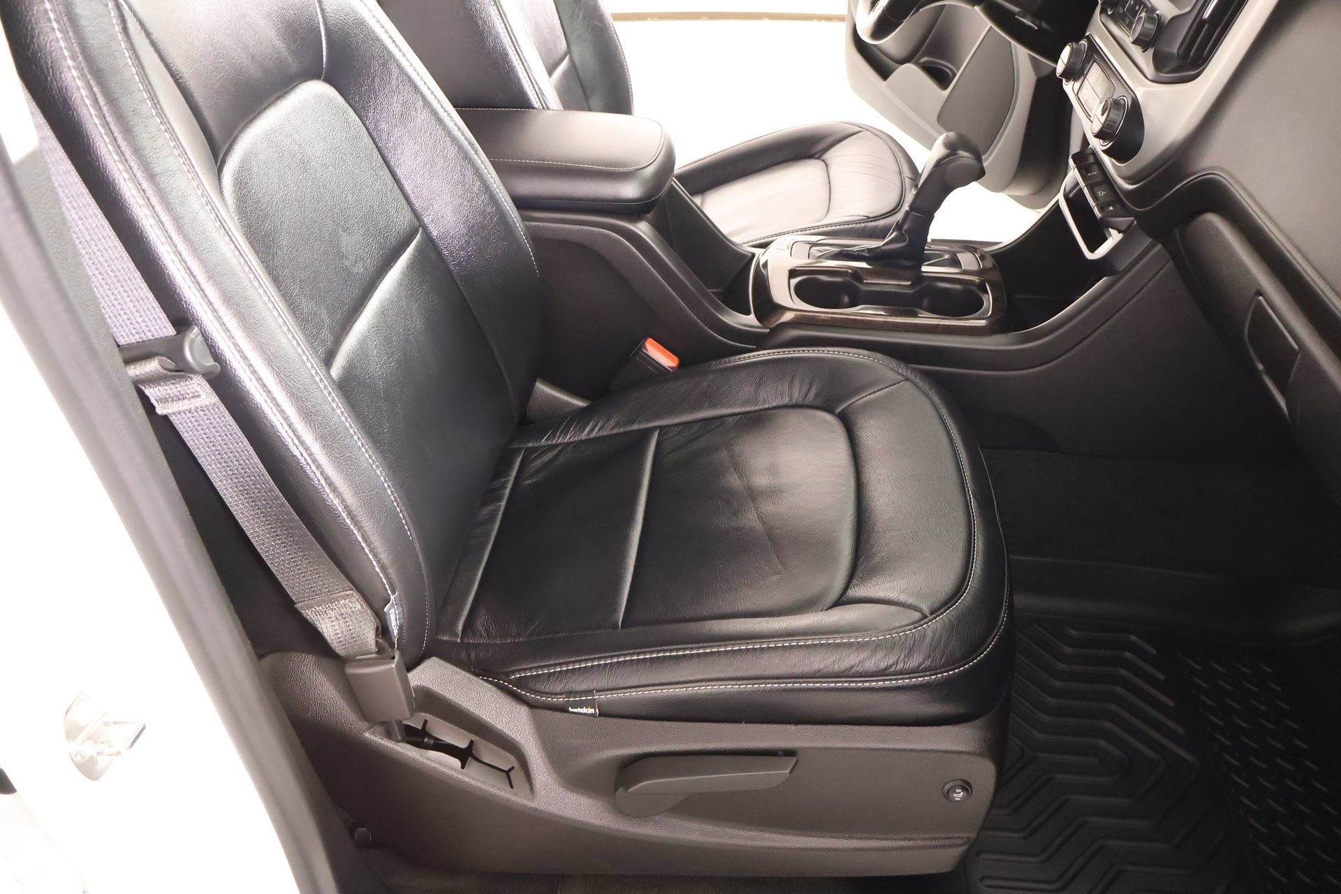 Used 2016 GMC Canyon SLE w/ SLE Convenience Package RWD image 13