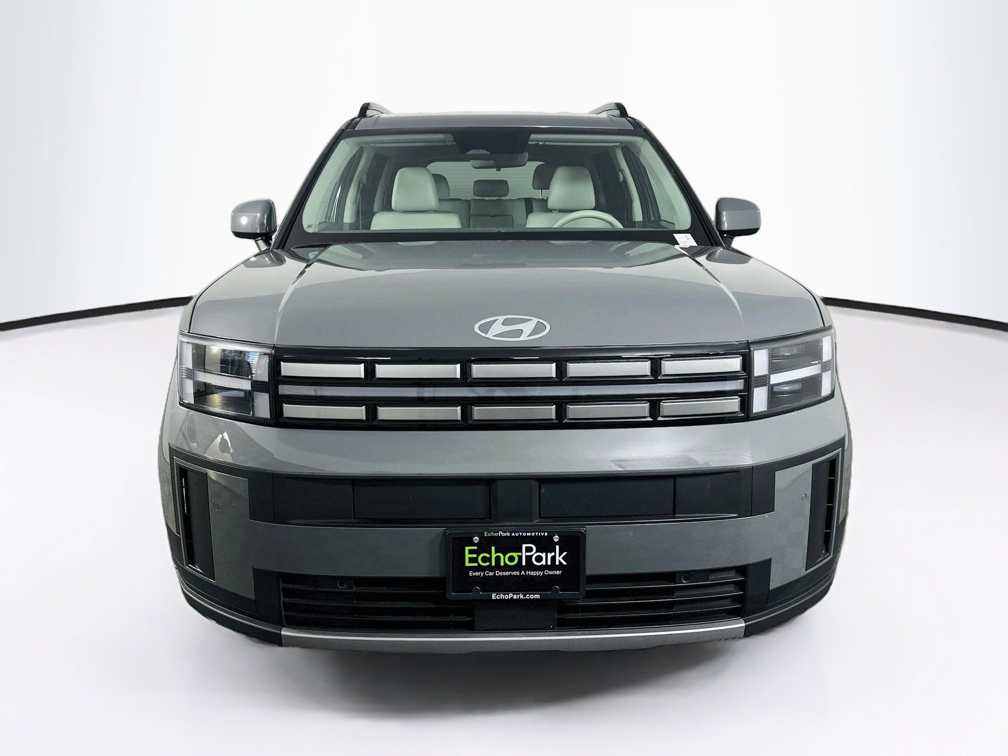 Used 2025 Hyundai Santa Fe SEL FWD image 2