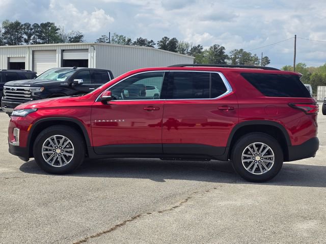 Used 2023 Chevrolet Traverse LT image 2