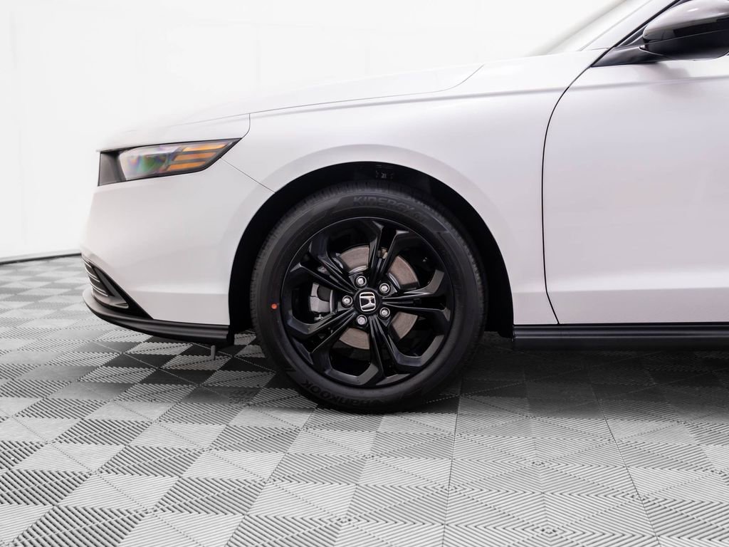 Certified 2025 Honda Accord SE image 32