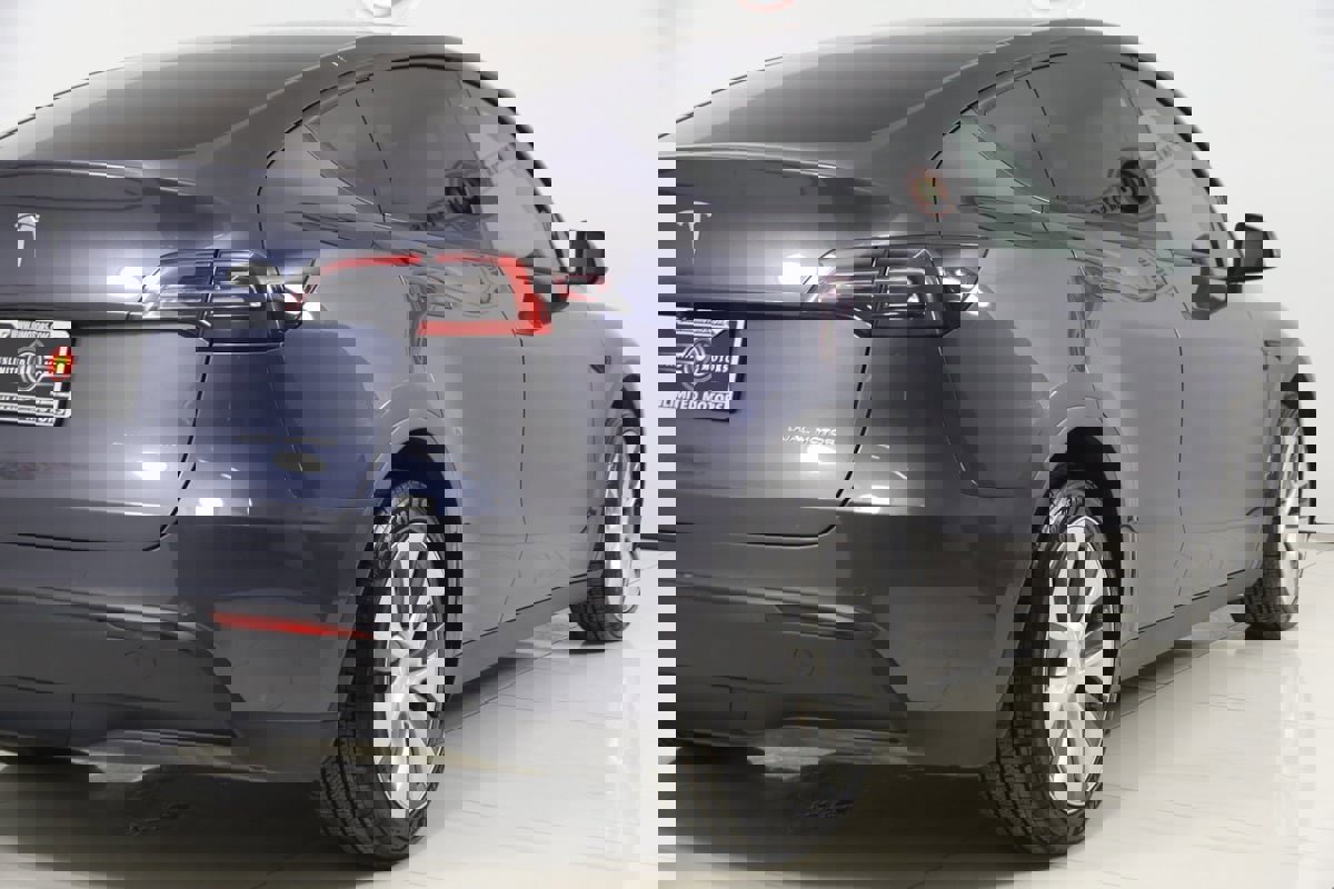 Used 2022 Tesla Model Y Long Range image 44