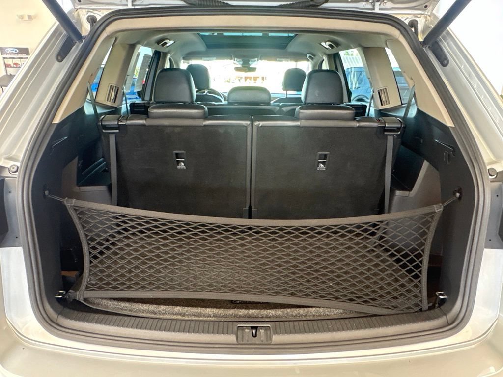 Used 2018 Volkswagen Atlas SEL w/ R-Line Package AWD/4WD image 14