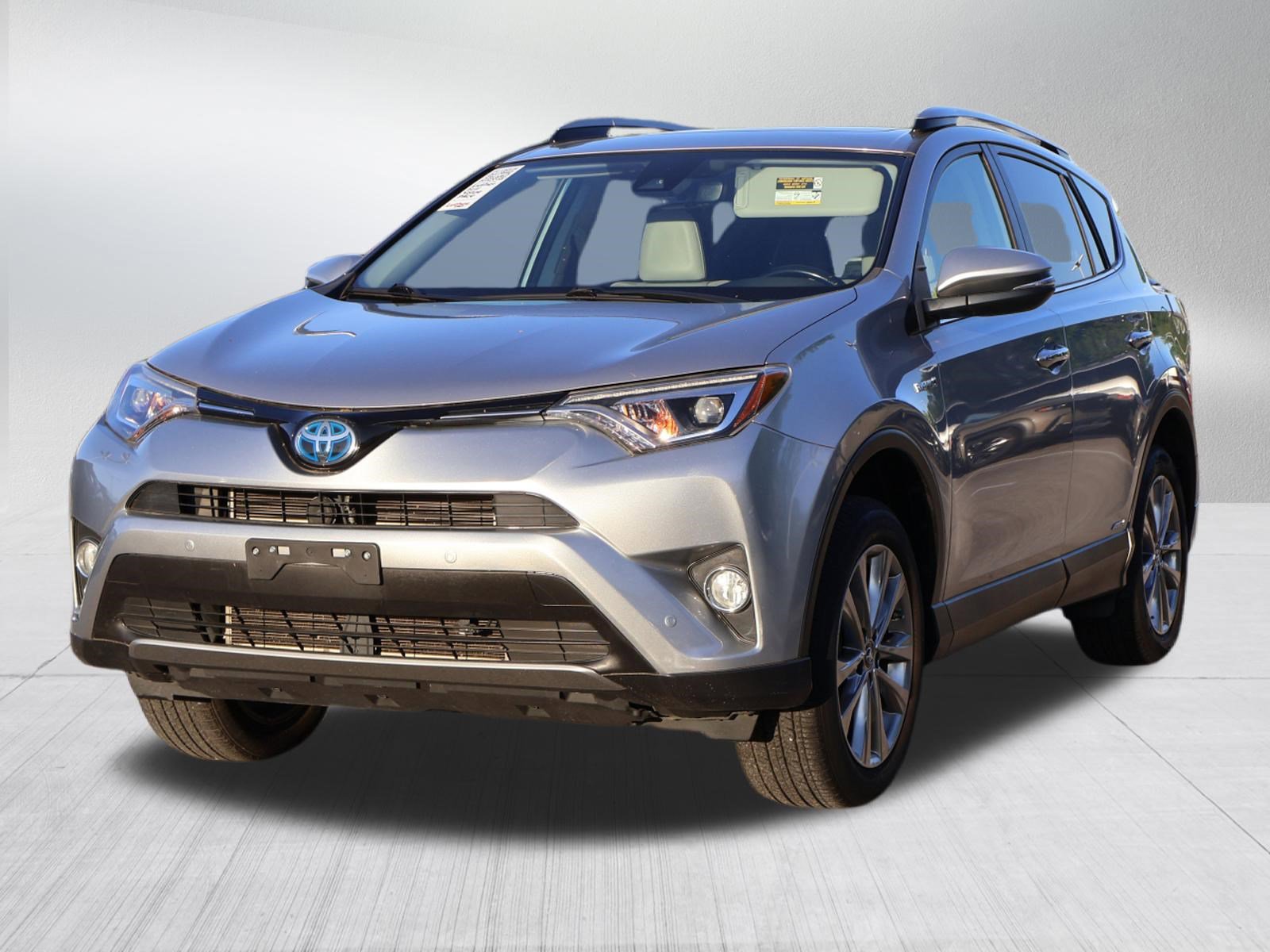 Used 2018 Toyota RAV4 Limited image 3