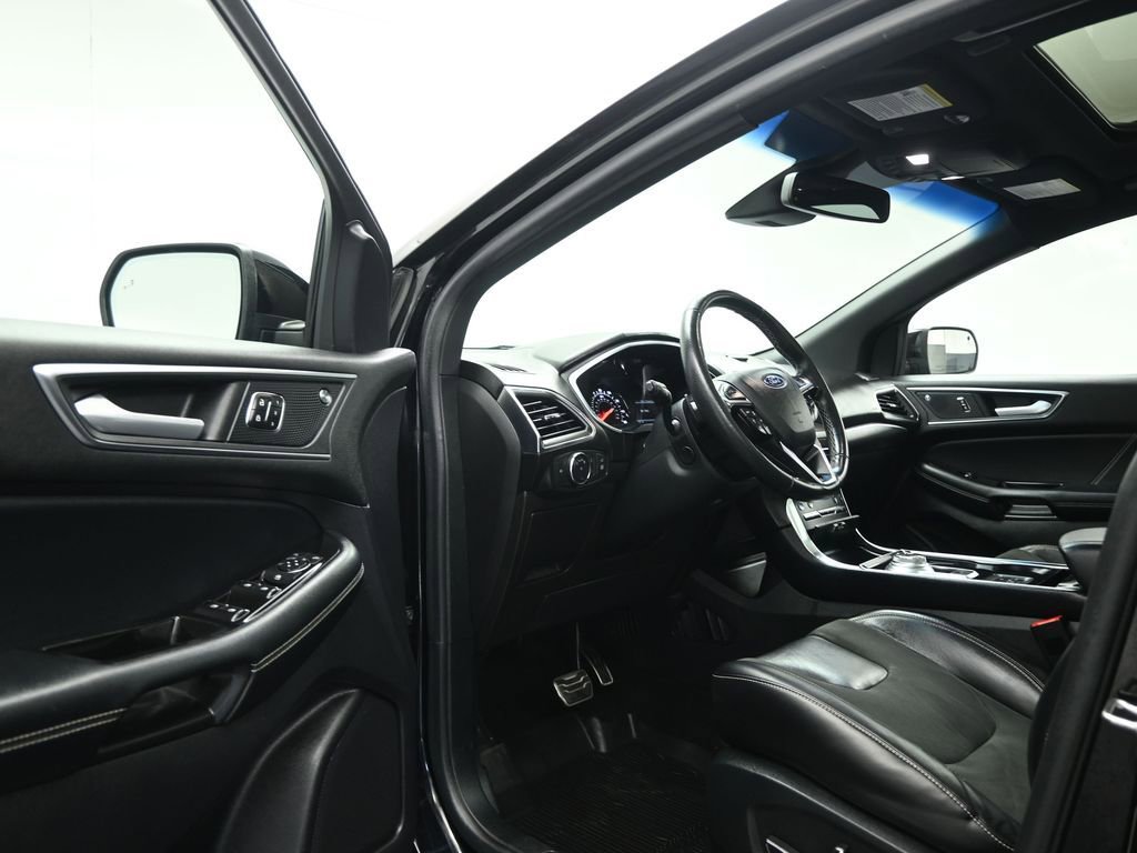 Certified 2019 Ford Edge ST w/ Equipment Group 401A image 9