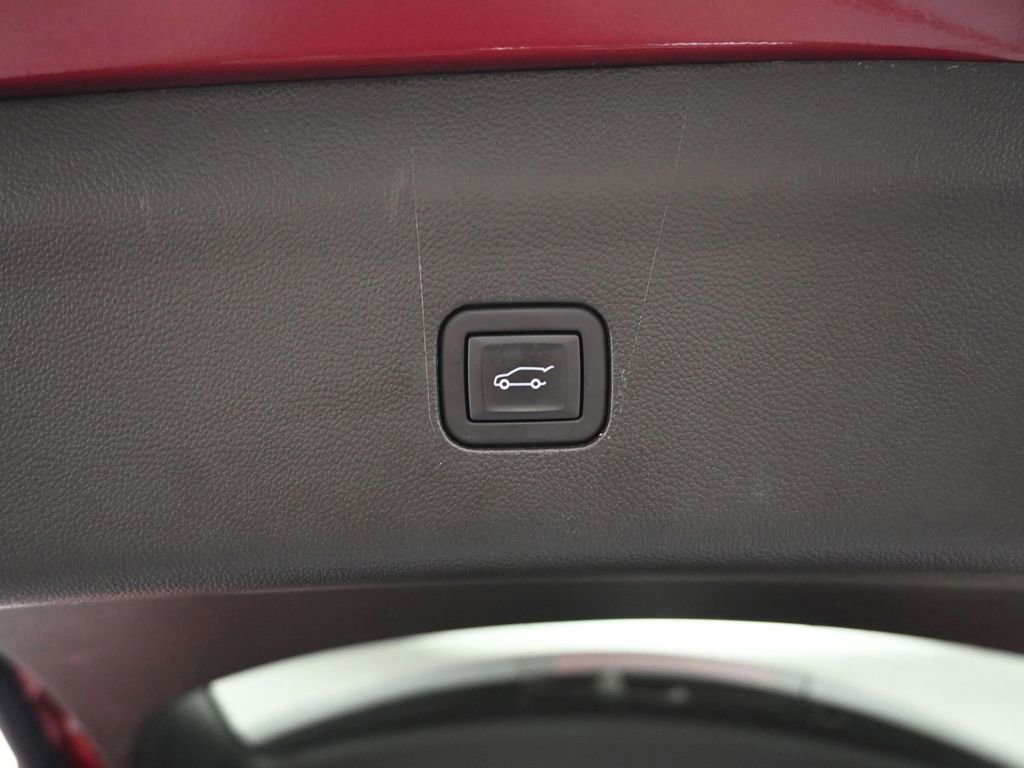 Used 2024 Buick Enclave Premium image 13