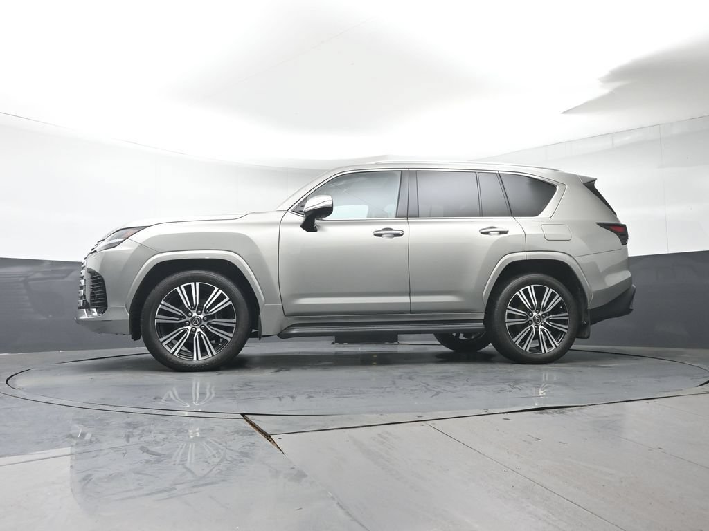Used 2023 Lexus LX 600 4WD w/ Luxury Package image 36