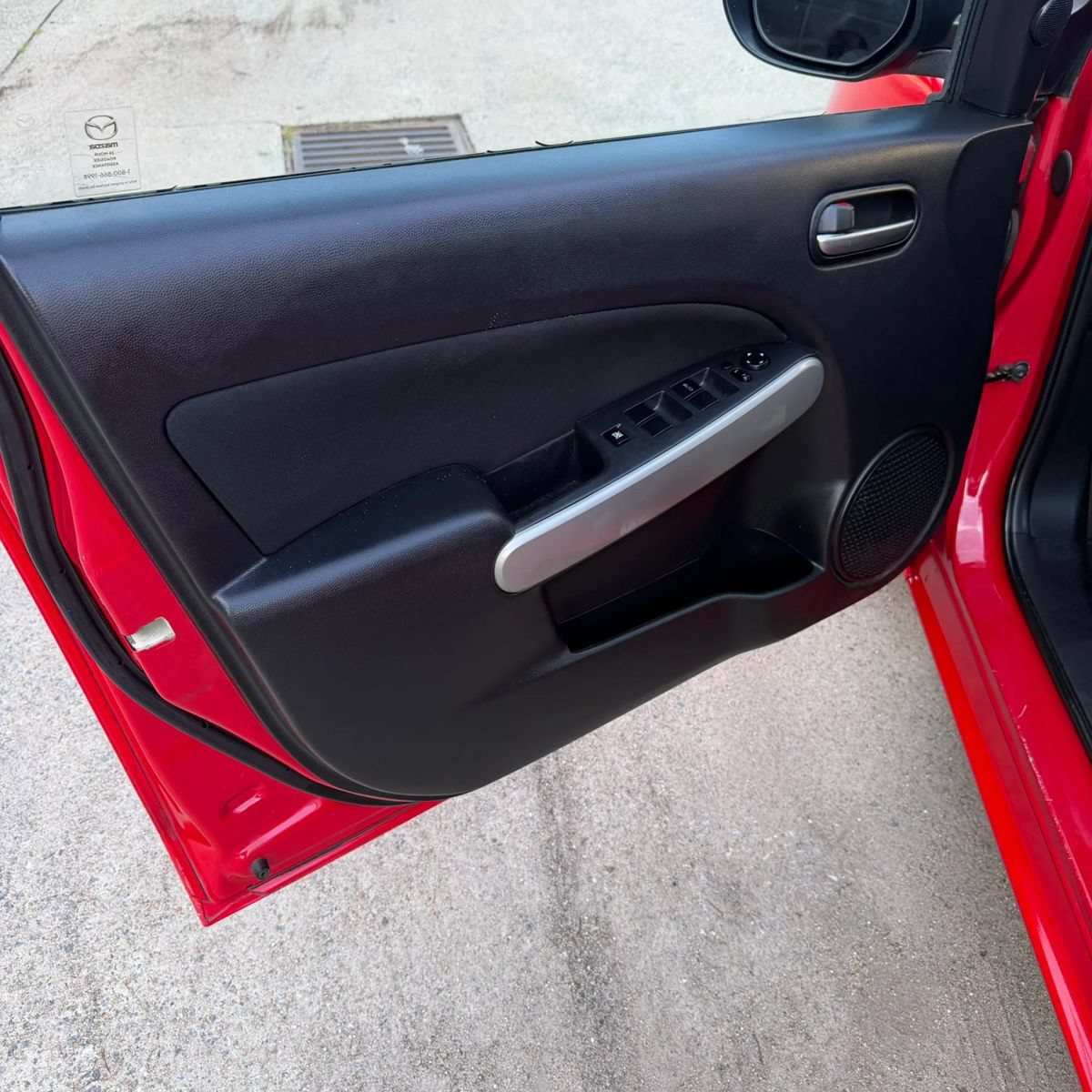 Used 2011 MAZDA MAZDA2 Touring FWD image 10