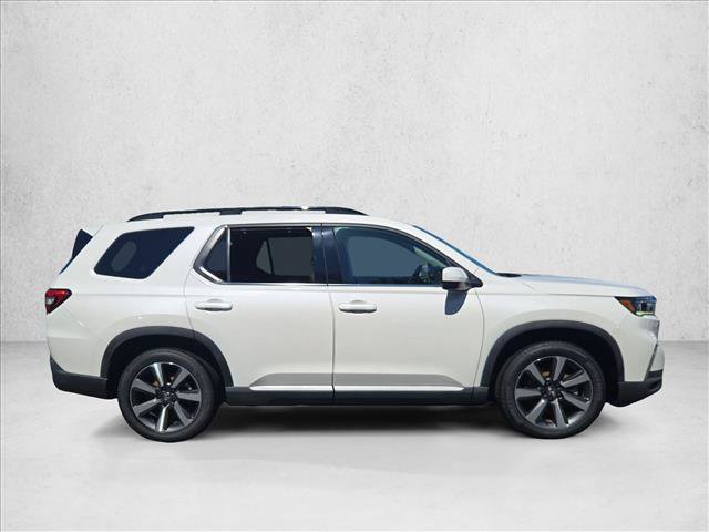 Certified 2025 Honda Pilot Touring image 4