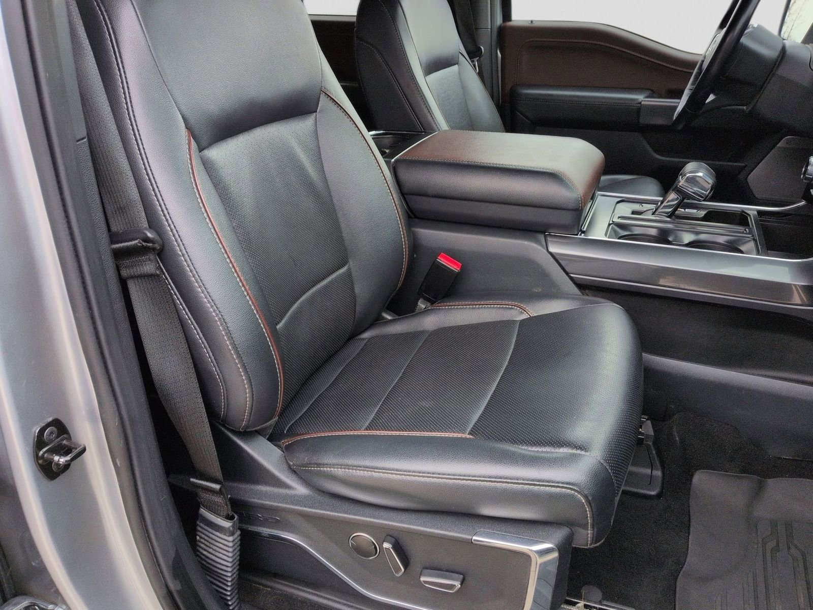 Certified 2023 Ford F150 Lariat w/ Equipment Group 502A High image 27