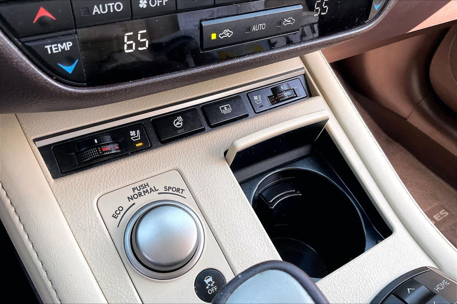 Used 2016 Lexus ES 350 FWD image 32