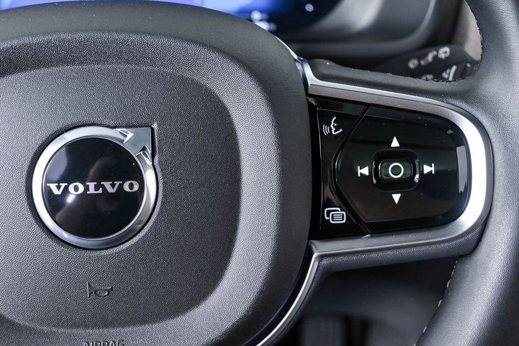 Certified 2025 Volvo XC90 T8 Plus AWD/4WD image 12