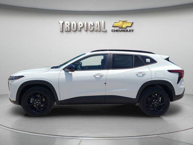 New 2026 Chevrolet Trax LT w/ Midnight Edition FWD image 2
