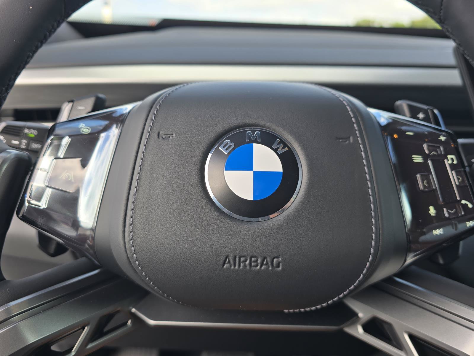 New 2027 BMW X5 xDrive40i w/ M Sport Professional Package AWD/4WD image 21