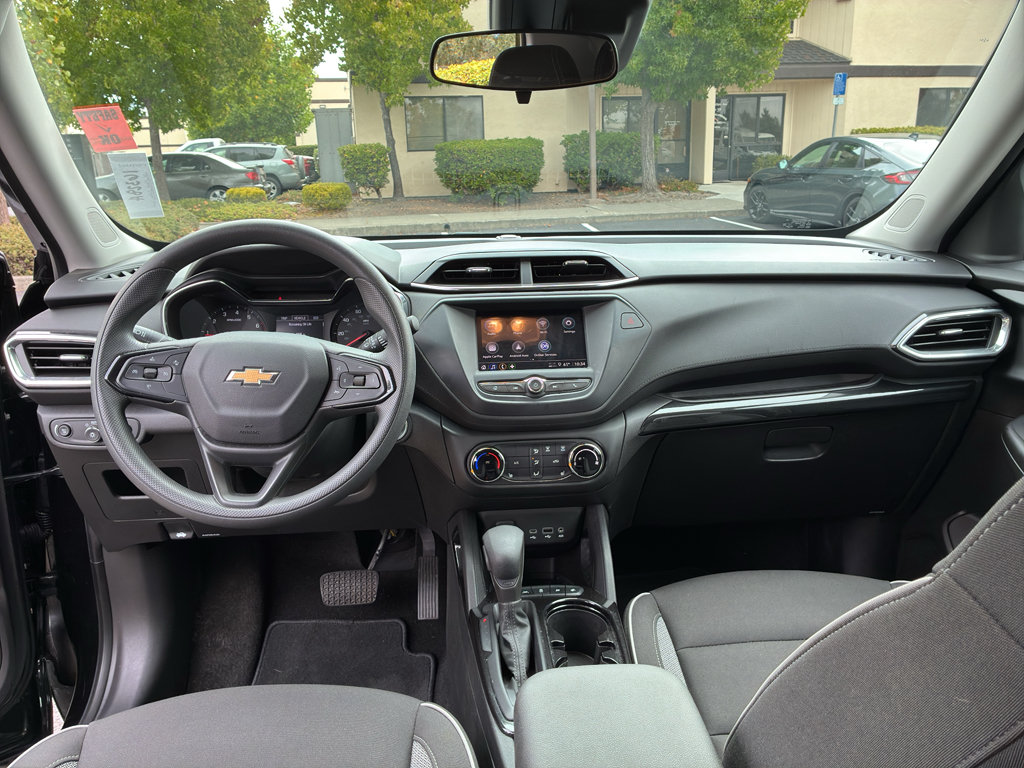 Used 2023 Chevrolet TrailBlazer LT FWD image 43