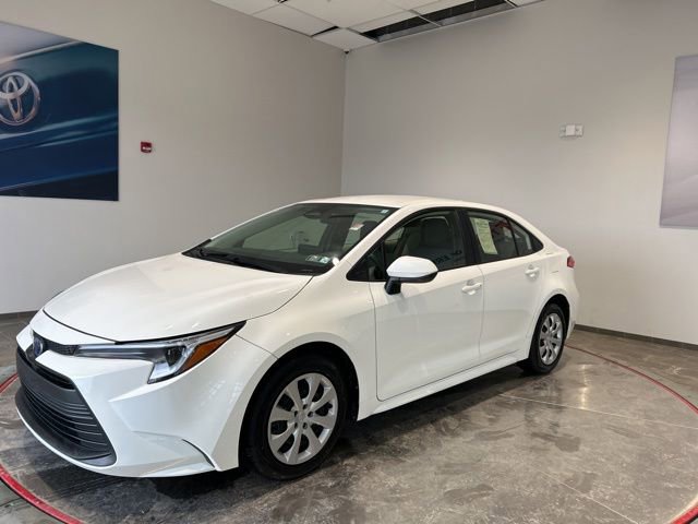 Used 2023 Toyota Corolla LE w/ Carpet Mat Package (TMS) image 2