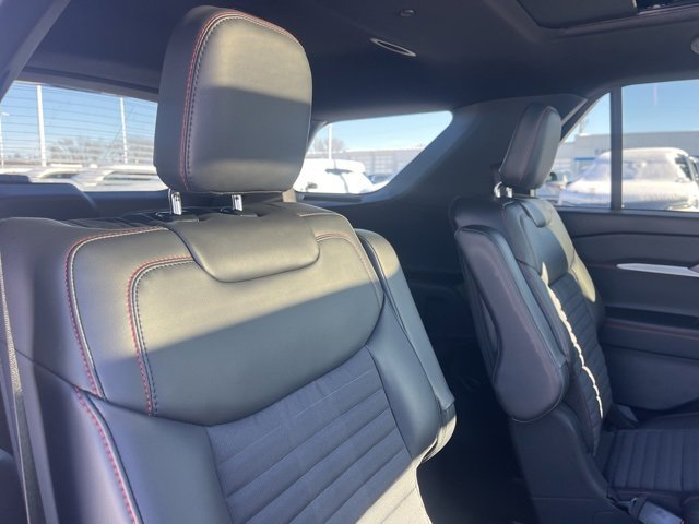 Used 2025 Ford Explorer ST-Line image 48