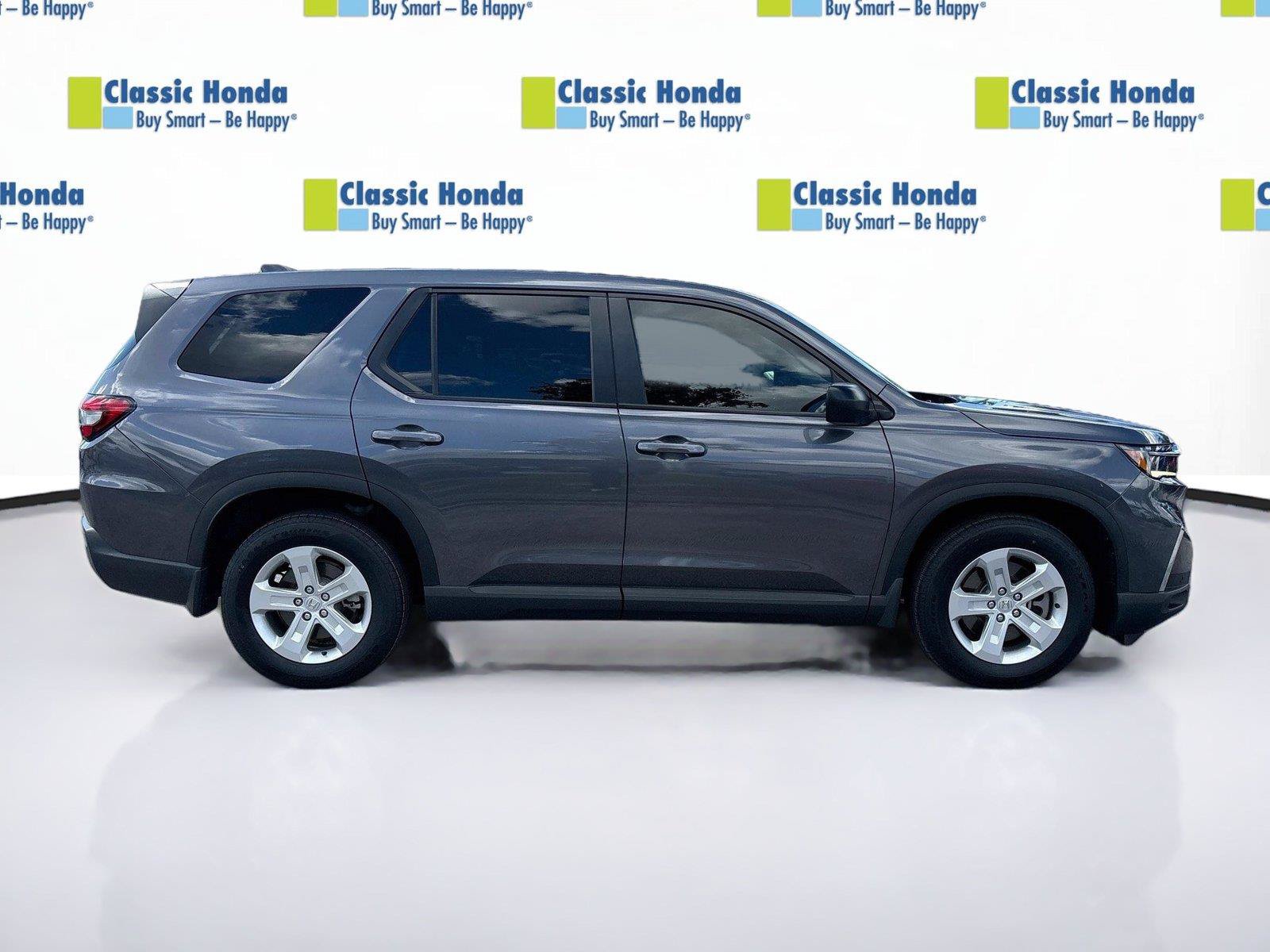 Certified 2023 Honda Pilot LX image 9