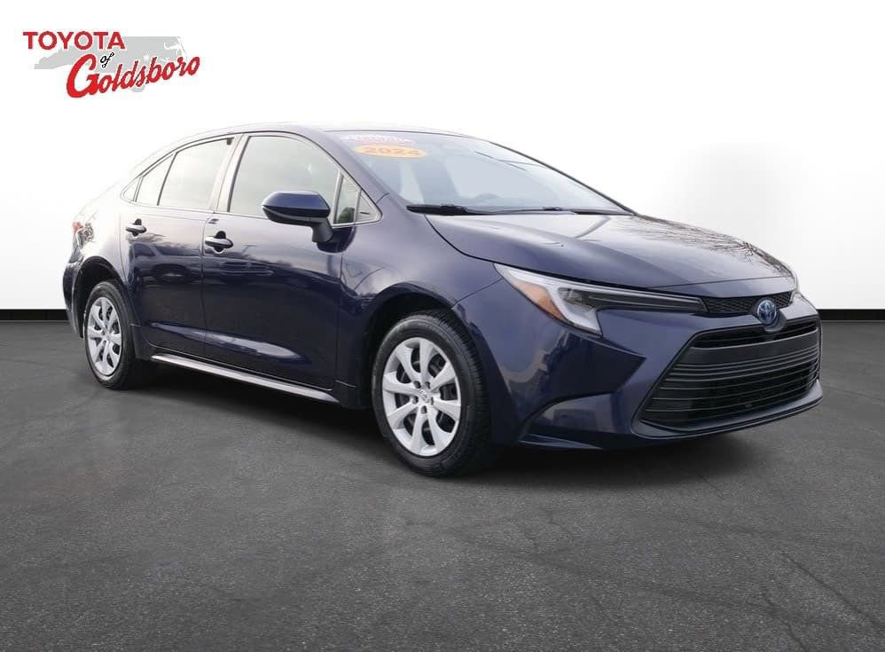 Used 2024 Toyota Corolla LE image 4
