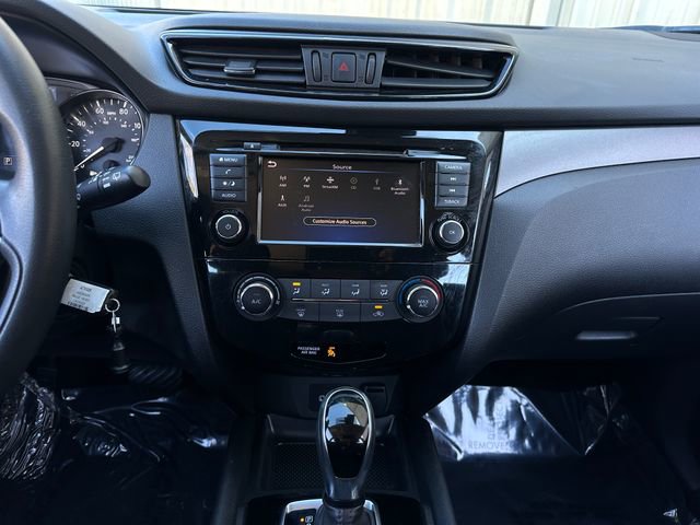 Used 2020 Nissan Rogue Sport S FWD image 19