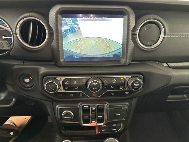 Used 2023 Jeep Wrangler Unlimited Sahara w/ Cold Weather Group AWD/4WD image 22