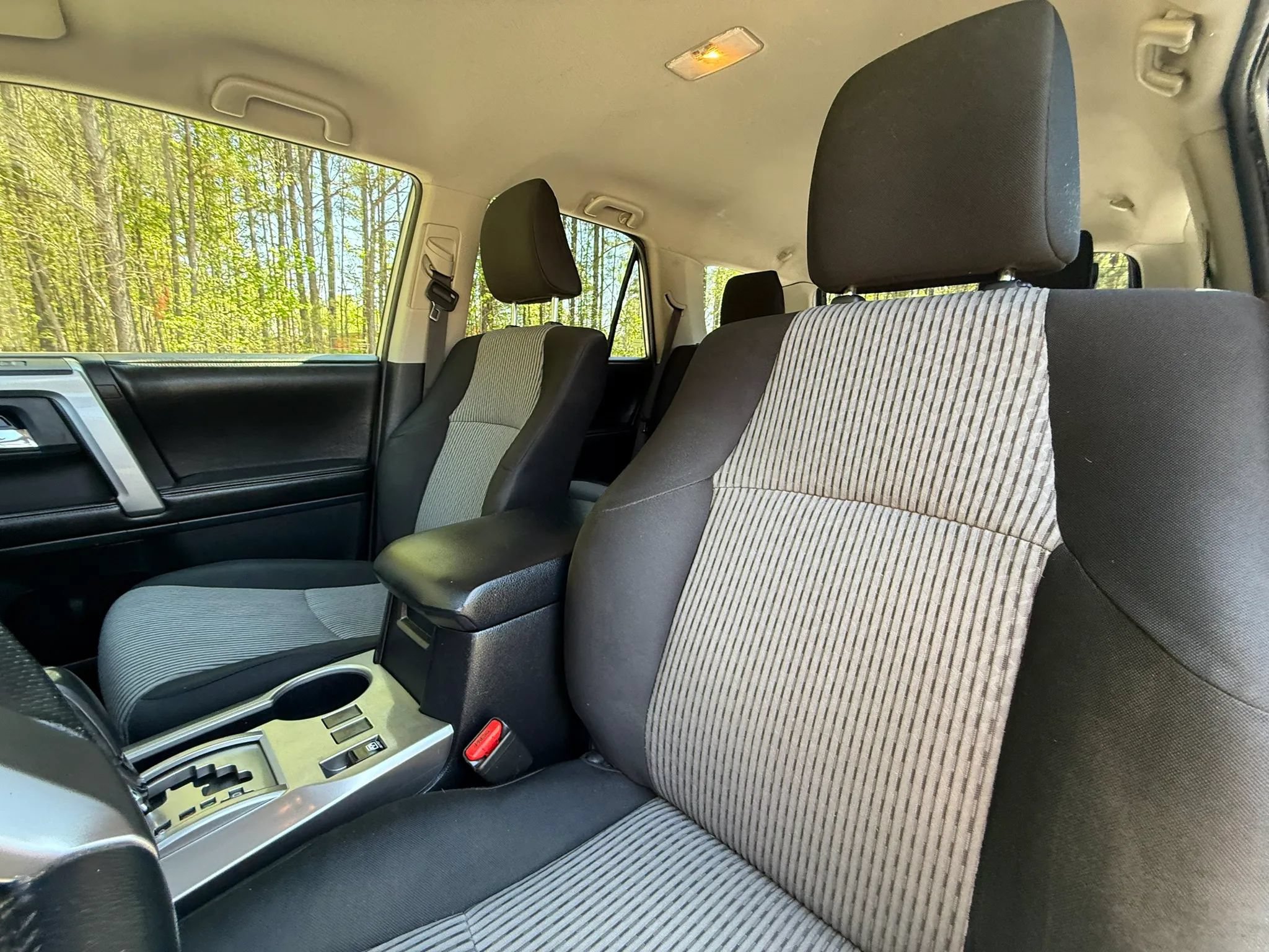 Used 2015 Toyota 4Runner SR5 AWD/4WD image 11