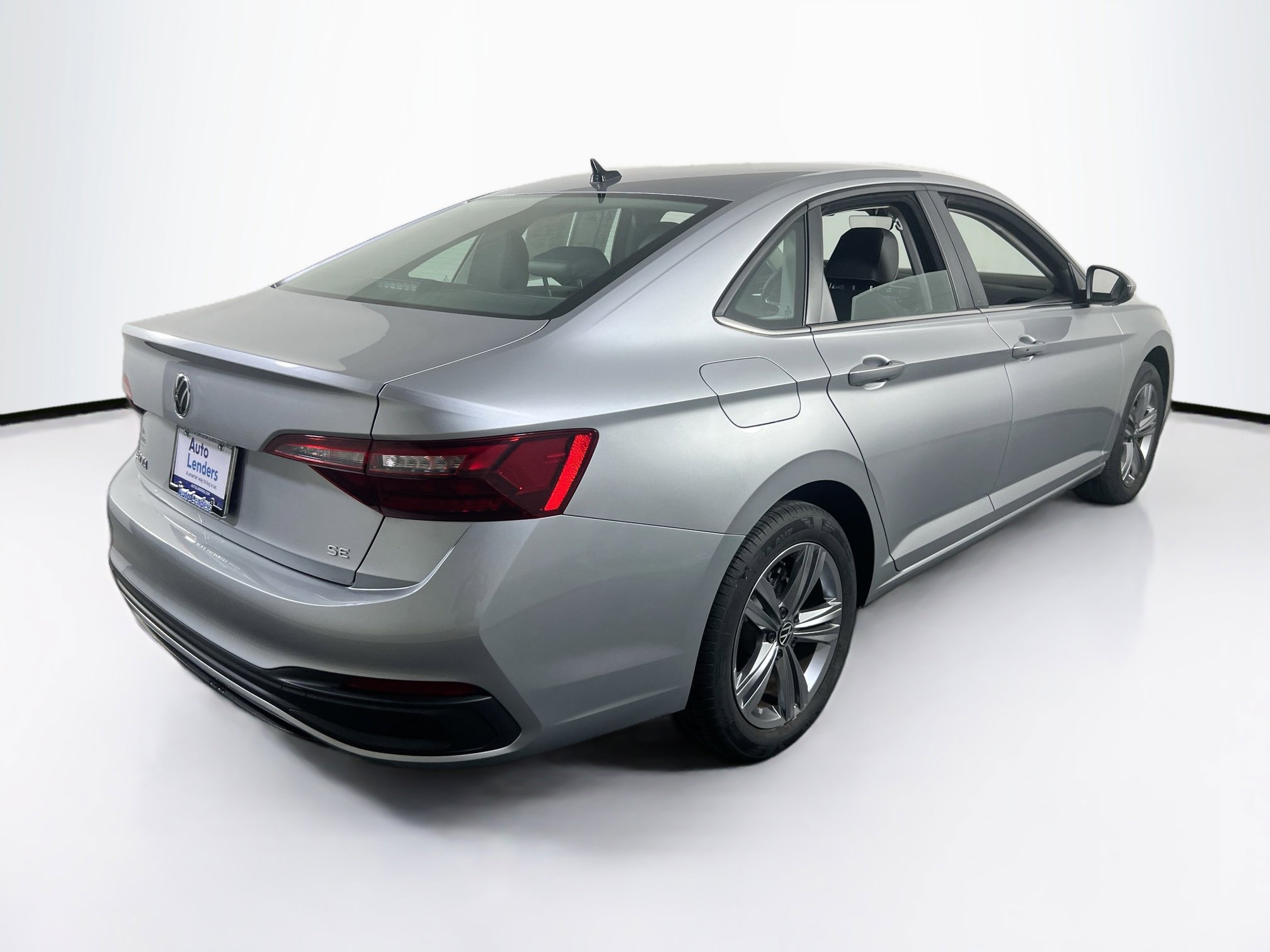 Used 2023 Volkswagen Jetta SE FWD image 5