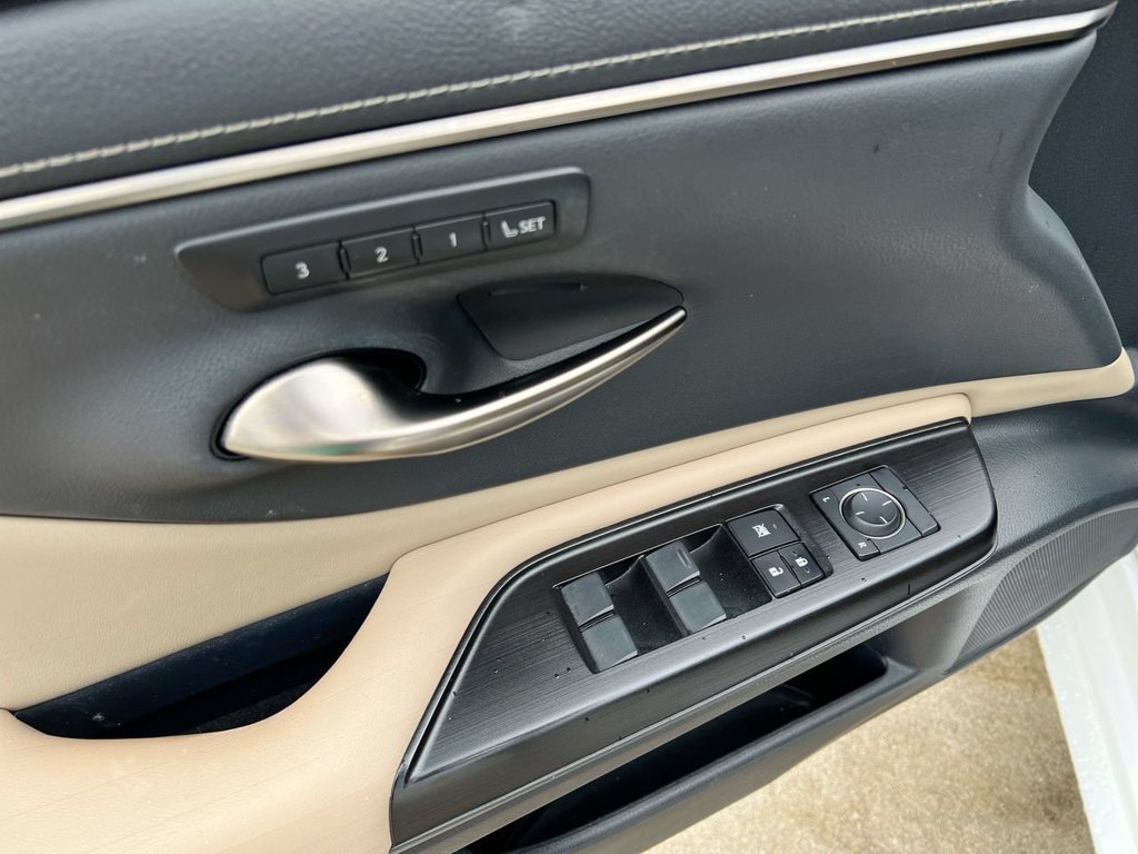 Used 2019 Lexus ES 350 w/ Accessory Package 2 FWD image 11
