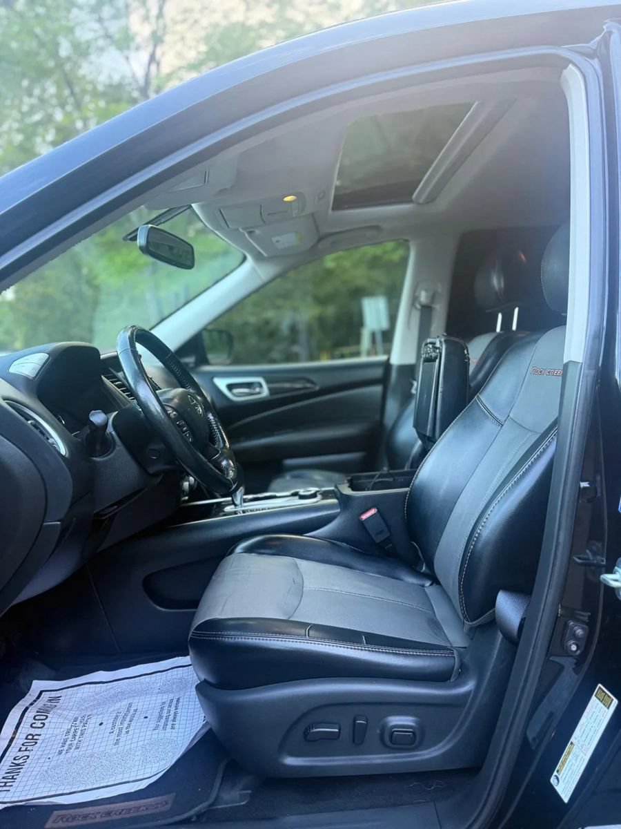 Used 2019 Nissan Pathfinder SL AWD/4WD image 10