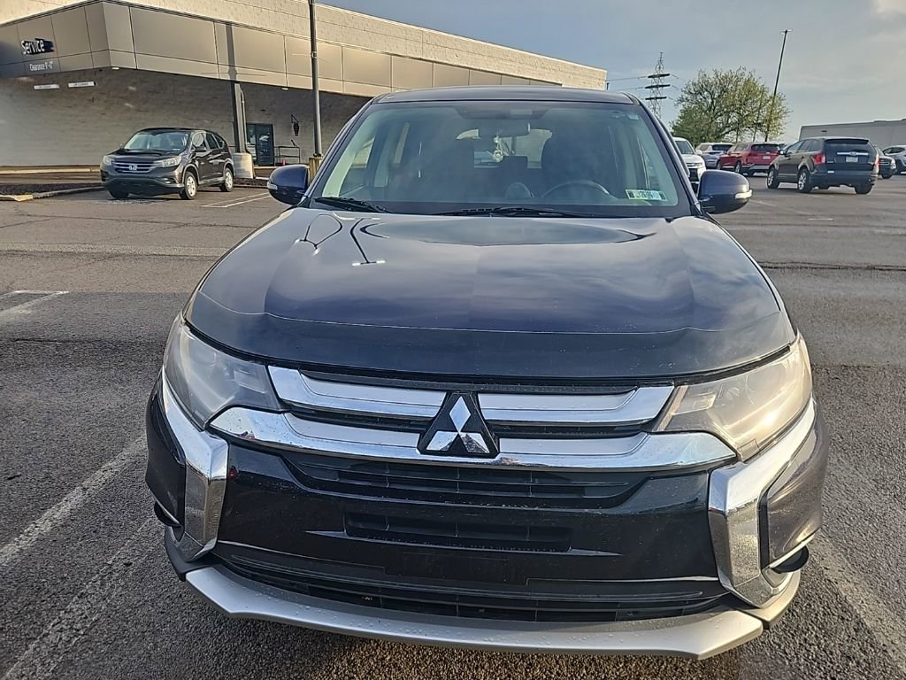 Used 2016 Mitsubishi Outlander SE image 5