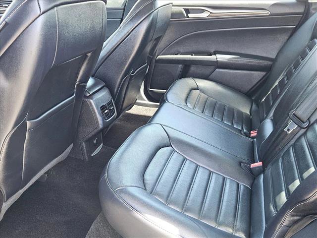 Used 2017 Ford Fusion SE w/ Fusion SE Technology Package AWD/4WD image 22