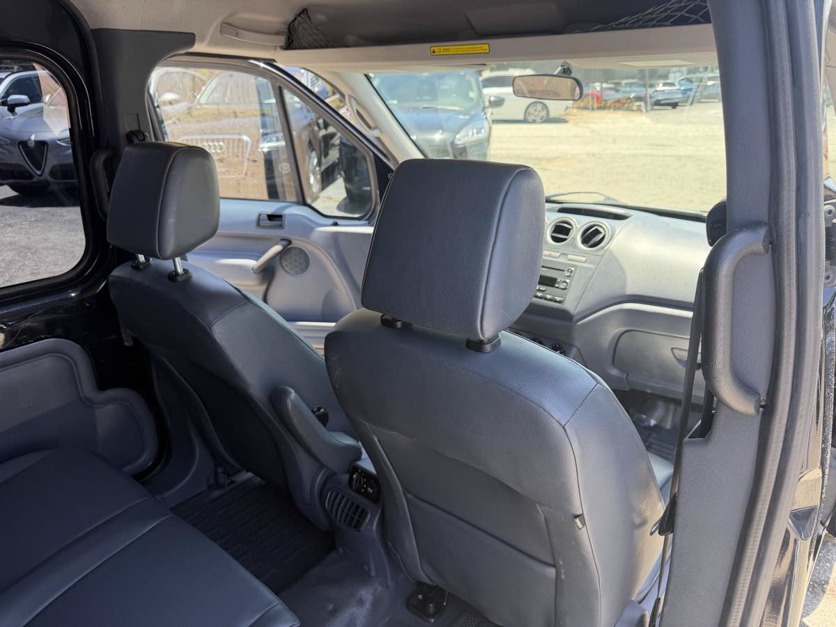Used 2012 Ford Transit Connect XLT Premium w/ Taxi Pkg FWD image 16