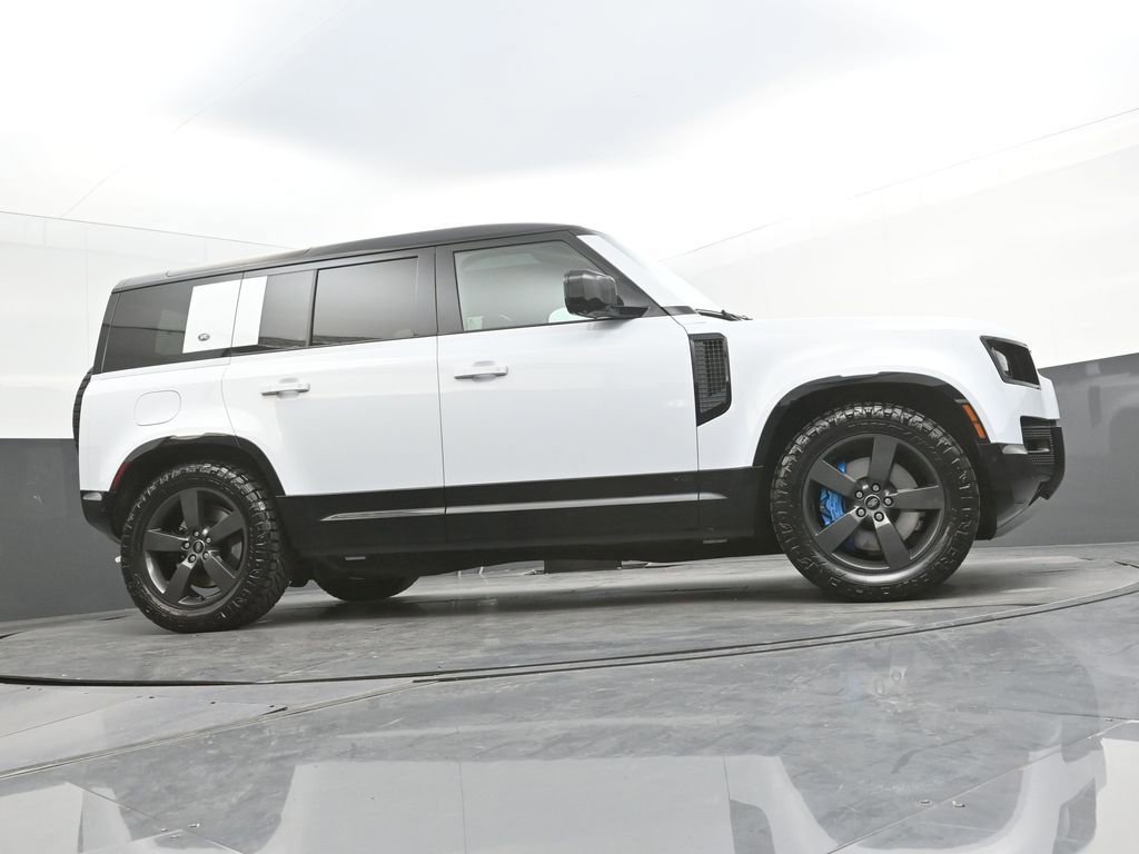 Used 2022 Land Rover Defender 110 V8 image 39