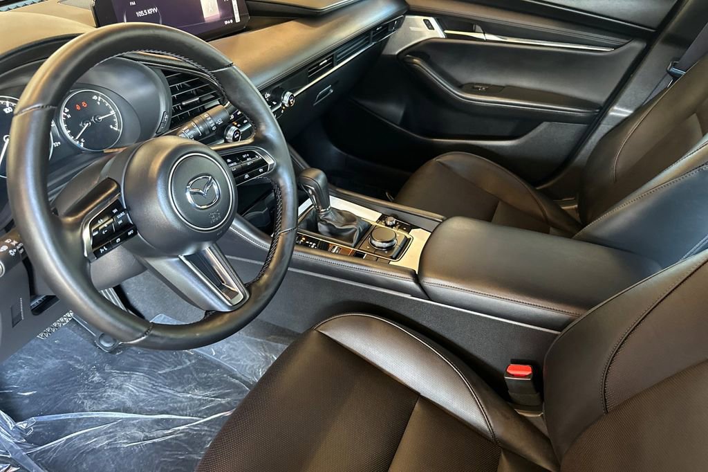 New 2025 MAZDA MAZDA3 Hatchback w/Premium Plus Pkg image 8