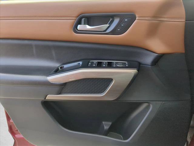 Used 2022 Nissan Pathfinder Platinum w/ Cargo Package image 11