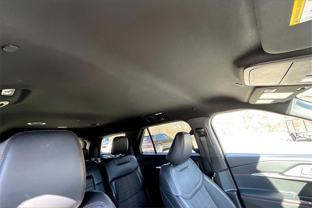 Used 2025 Ford Explorer ST-Line w/ ST-Line Street Pack image 22