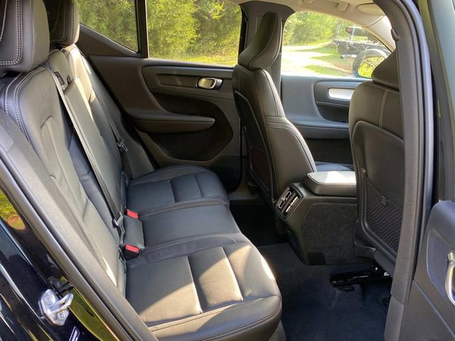 Used 2021 Volvo XC40 T5 Momentum image 33