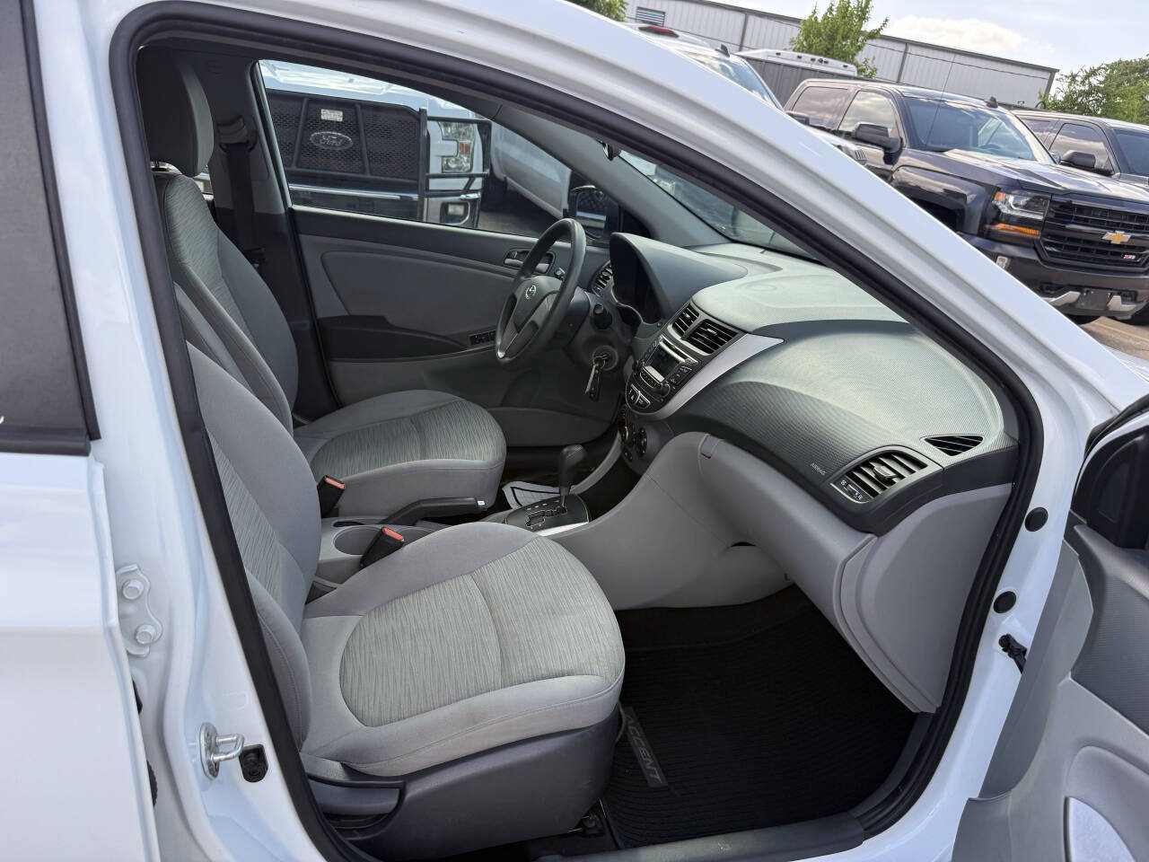 Used 2017 Hyundai Accent SE FWD image 10