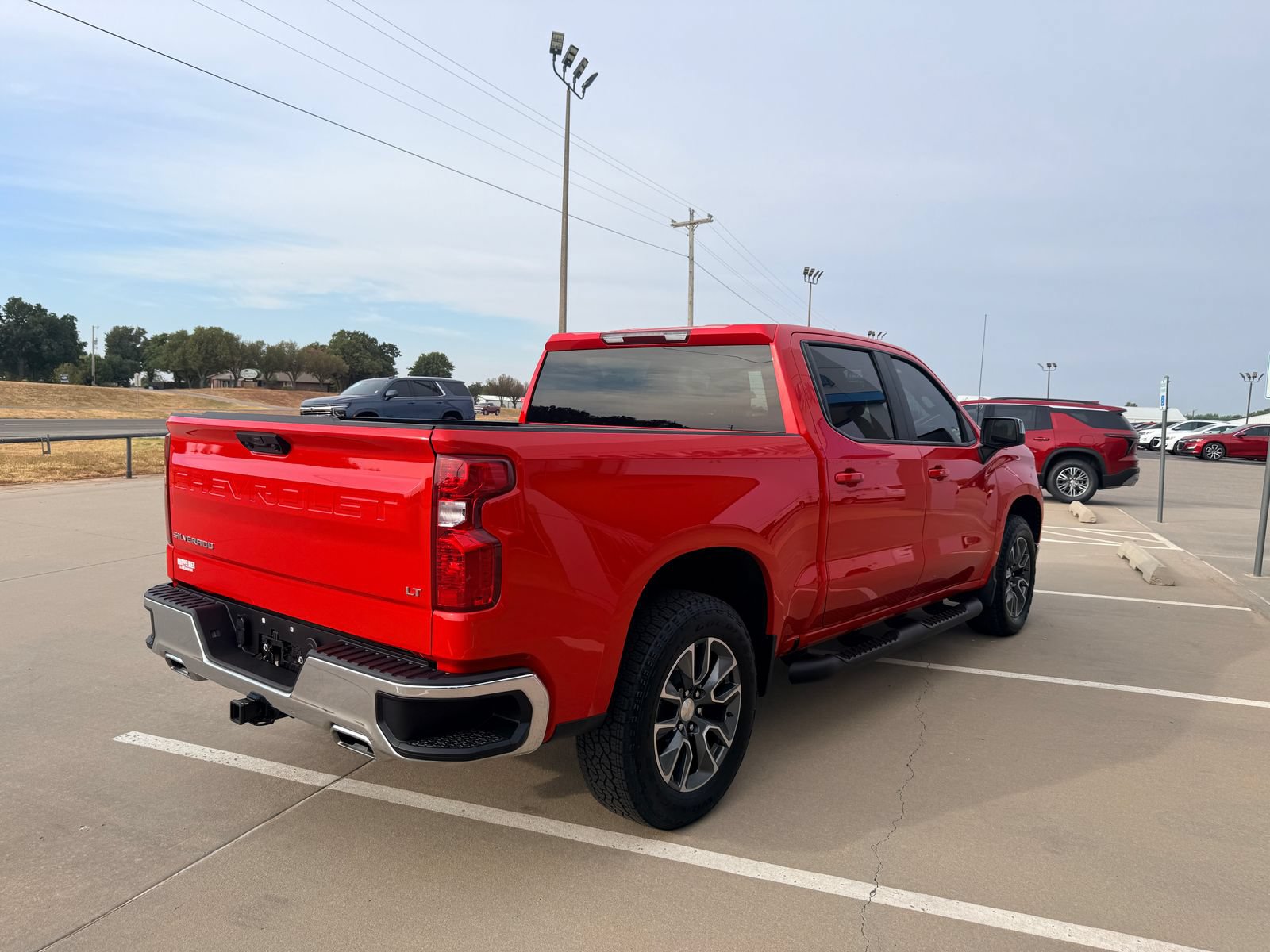 Used 2025 Chevrolet Silverado 1500 LT AWD/4WD image 4
