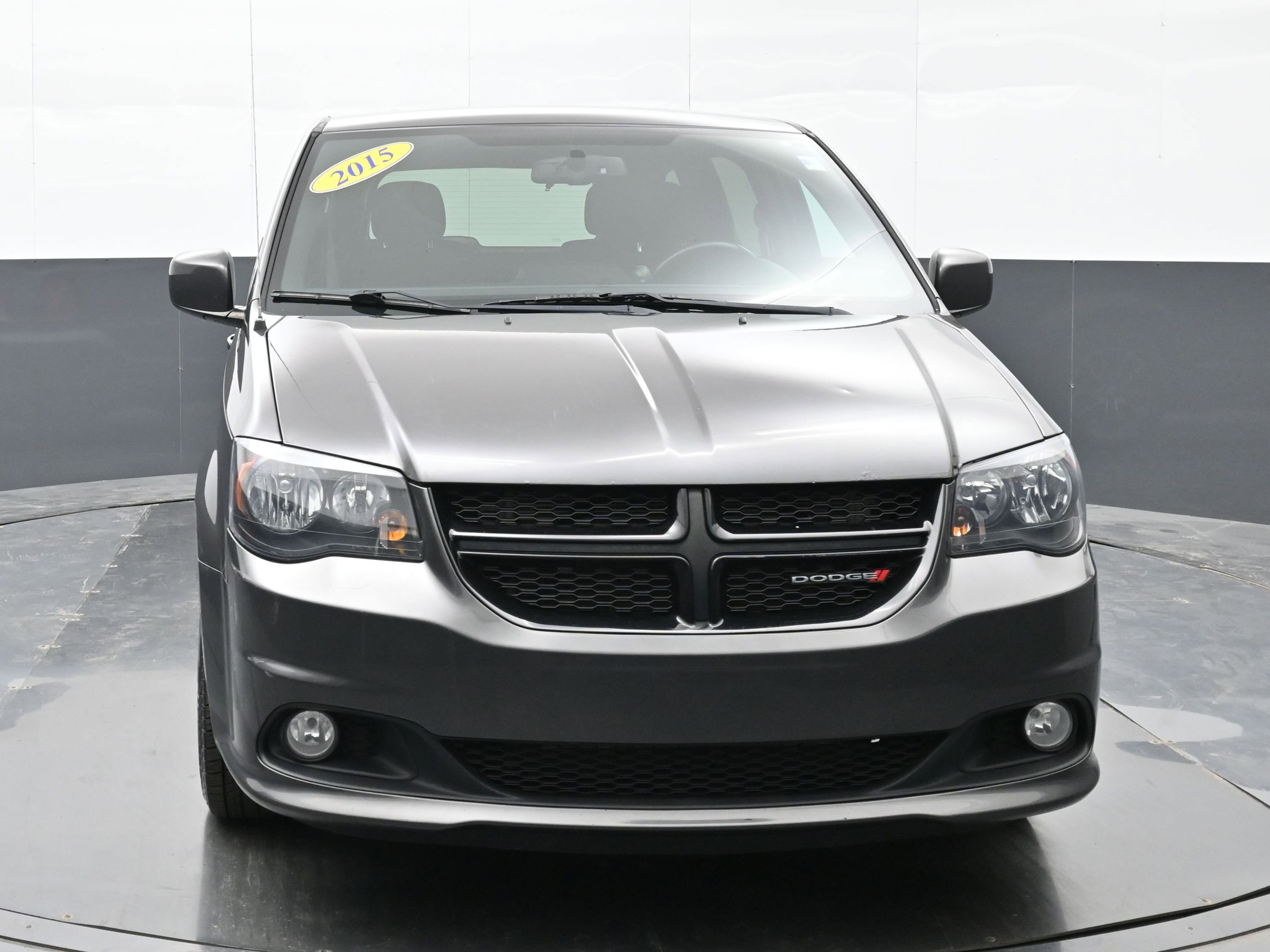Used 2015 Dodge Grand Caravan SXT w/ Blacktop Package image 2