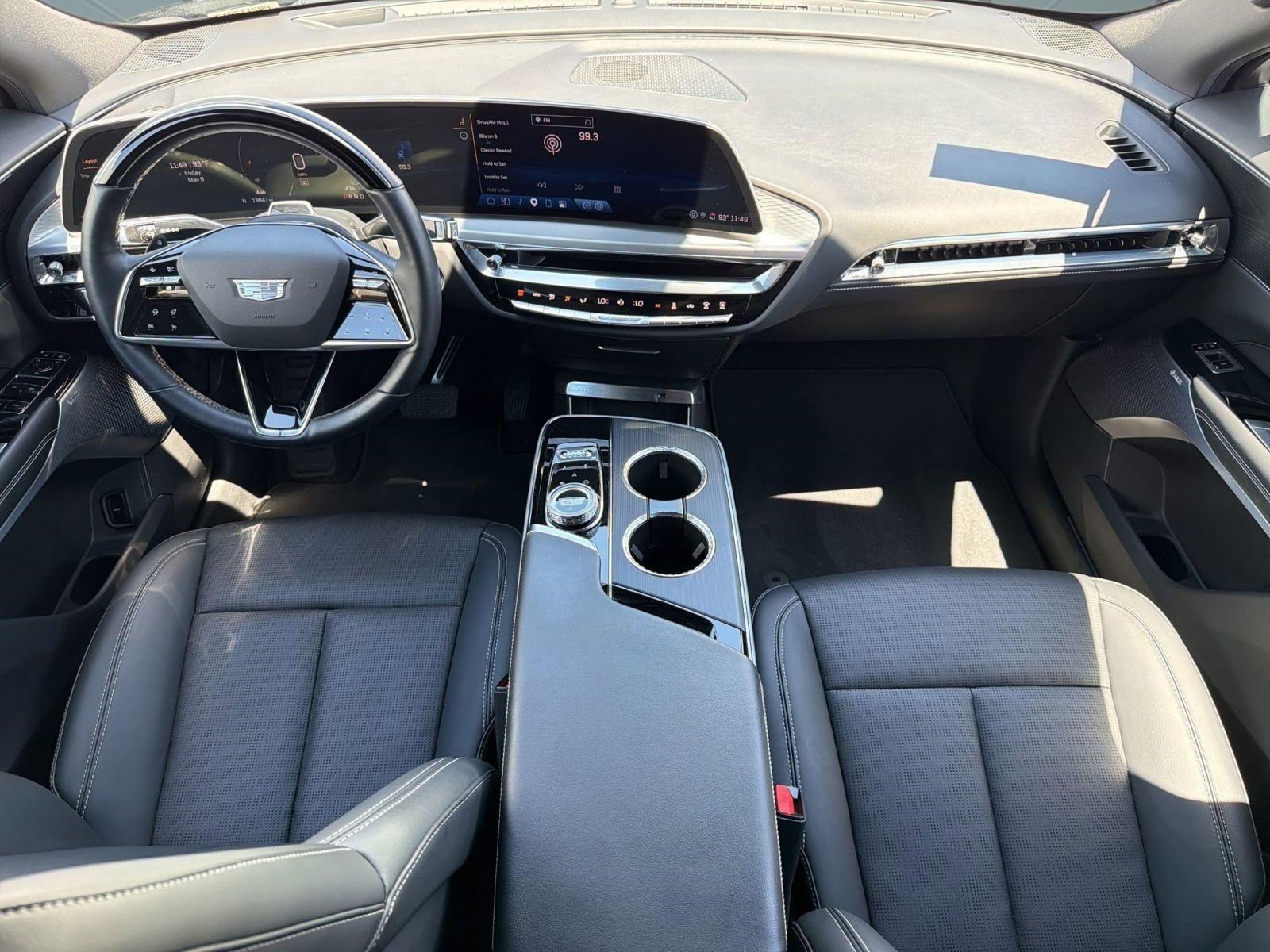 Certified 2024 Cadillac Lyriq Luxury AWD/4WD image 15