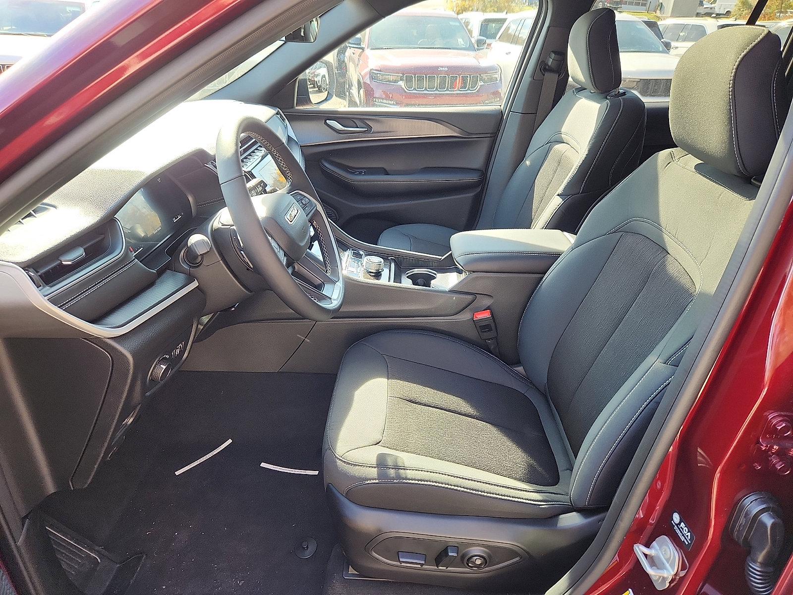 New 2025 Jeep Grand Cherokee Laredo X w/ Luxury Tech Group I image 9