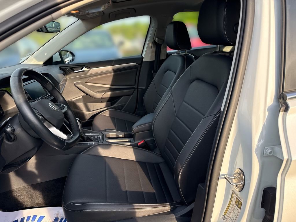 Used 2023 Volkswagen Jetta SE w/ Panoramic Sunroof Package FWD image 13
