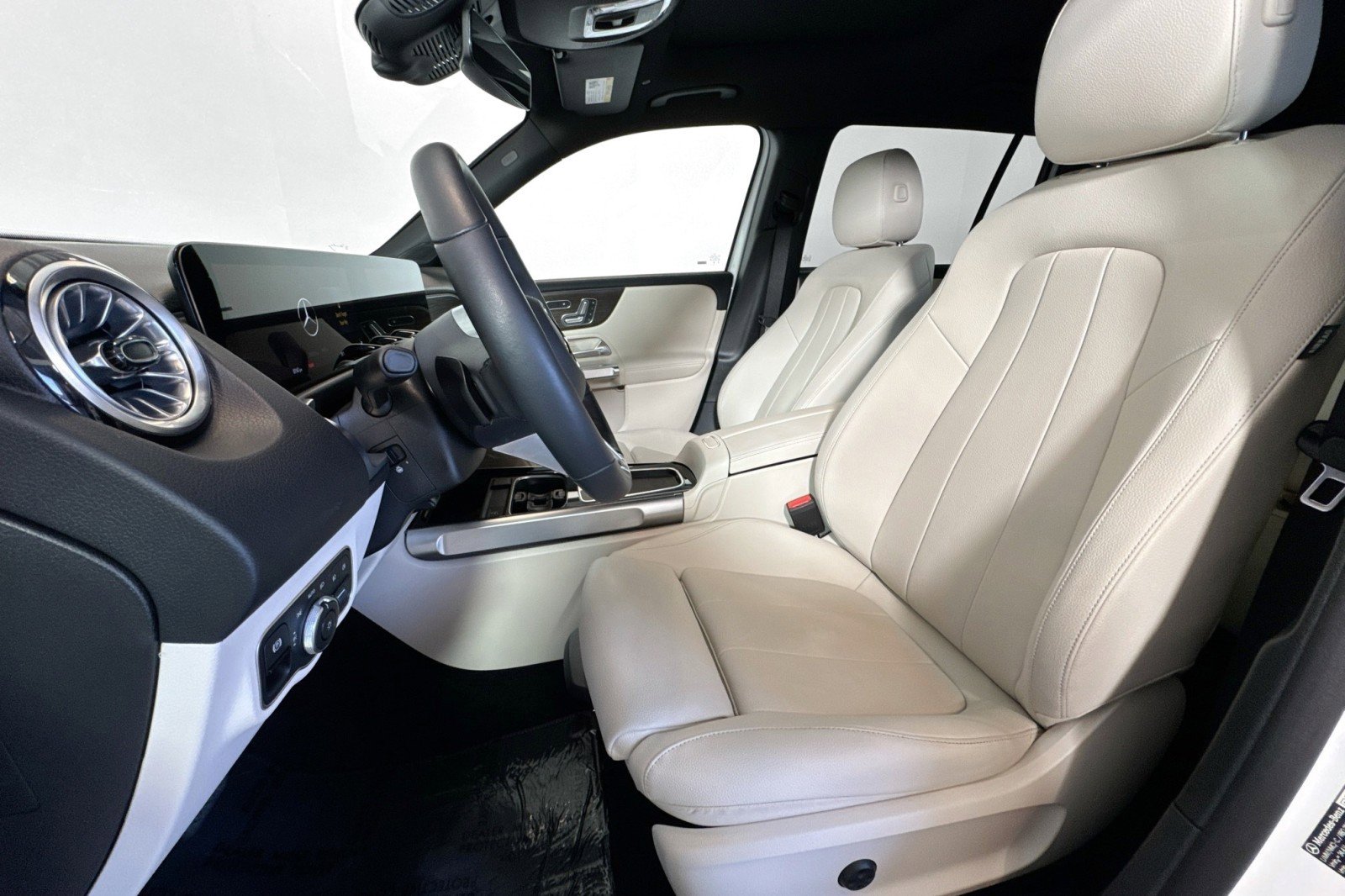 Certified 2026 Mercedes-Benz GLB 250 4MATIC image 19