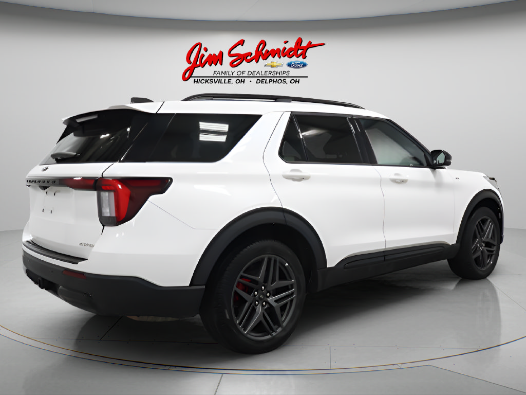 Used 2025 Ford Explorer ST-Line w/ ST-Line Street Pack AWD/4WD image 6
