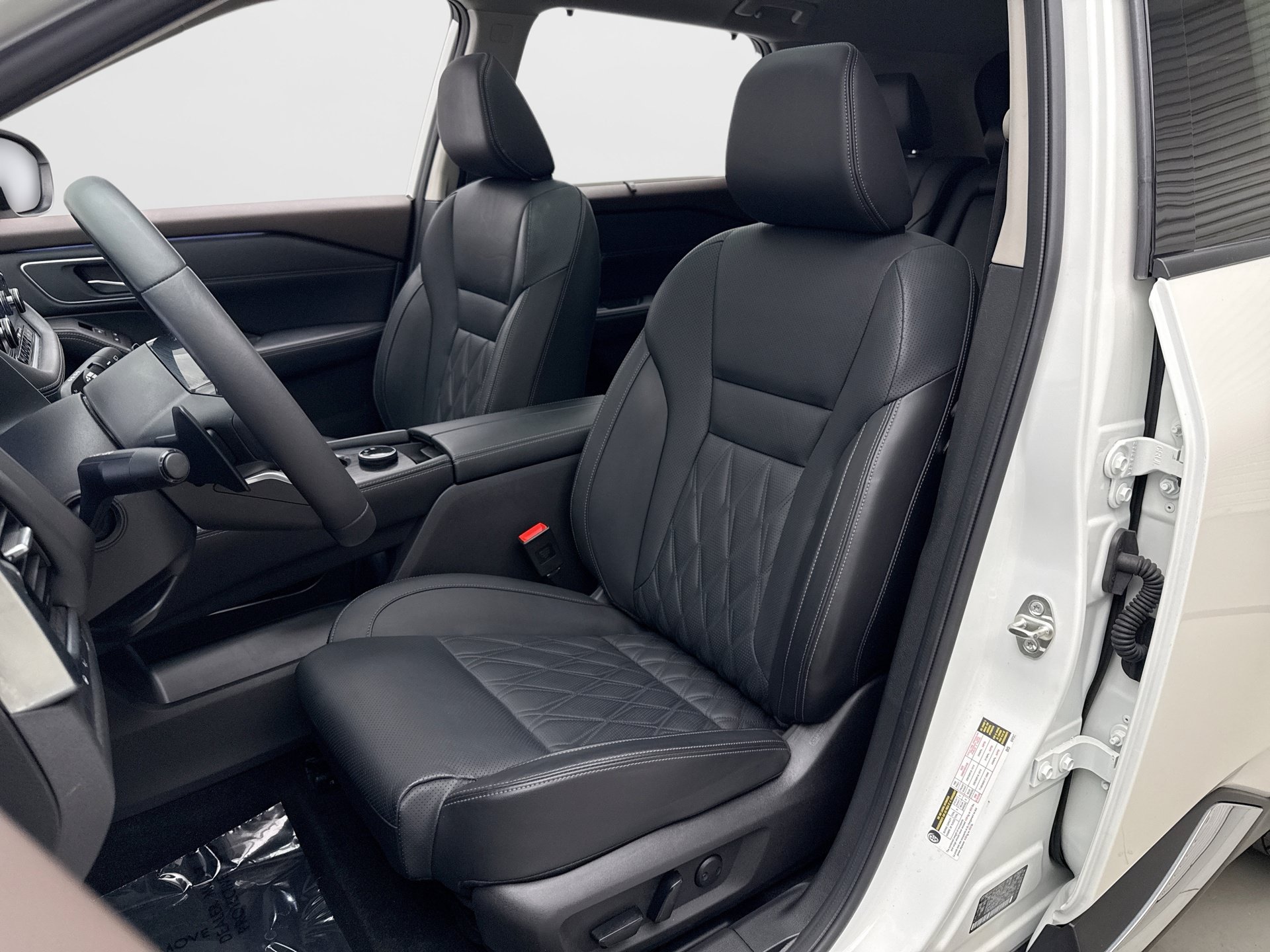 Used 2023 Nissan Rogue Platinum w/ Platinum Premium Package AWD/4WD image 11