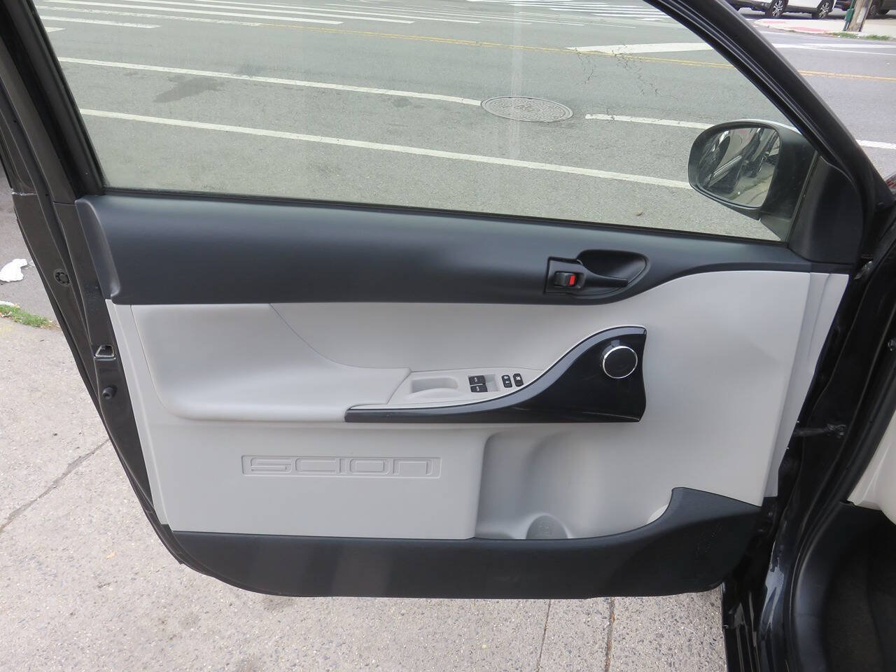 Used 2014 Scion iQ FWD image 21