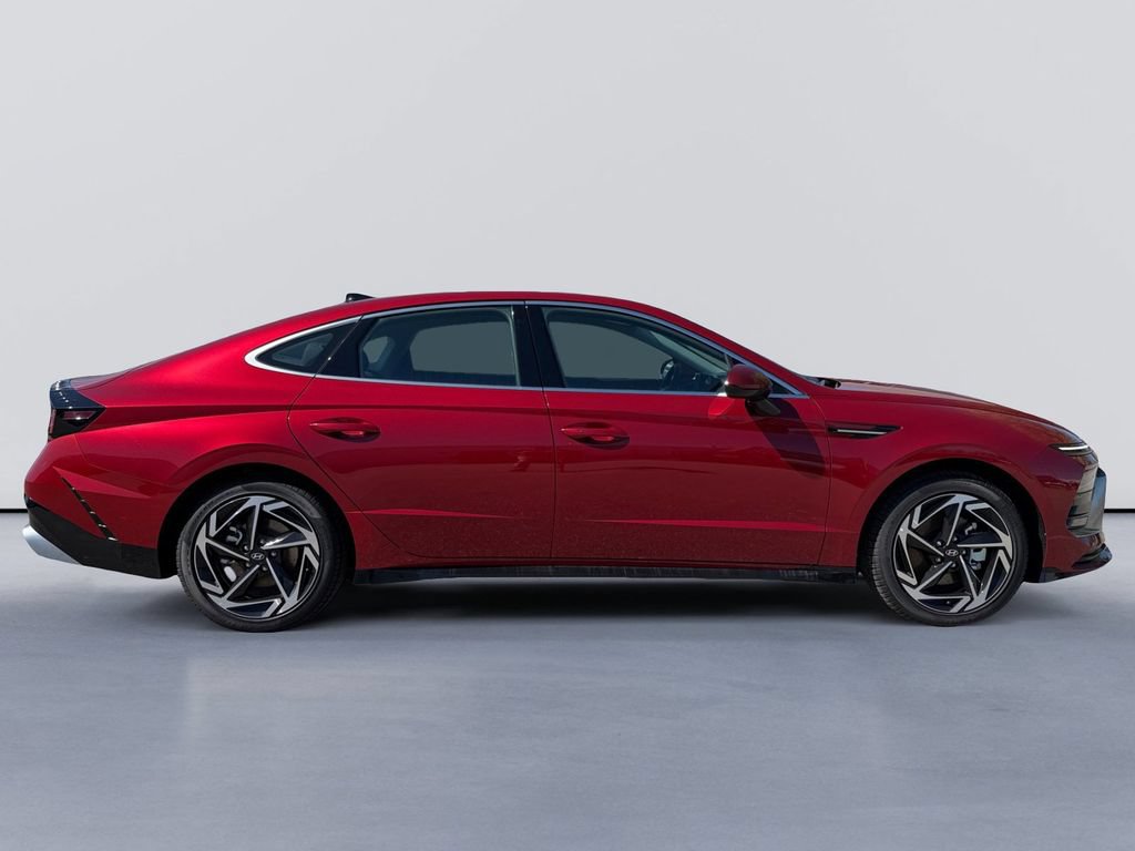 New 2026 Hyundai Sonata SEL FWD image 2