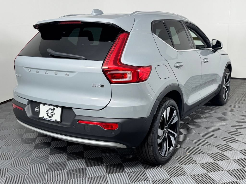 Certified 2024 Volvo XC40 B5 Plus w/ Climate Package AWD/4WD image 6