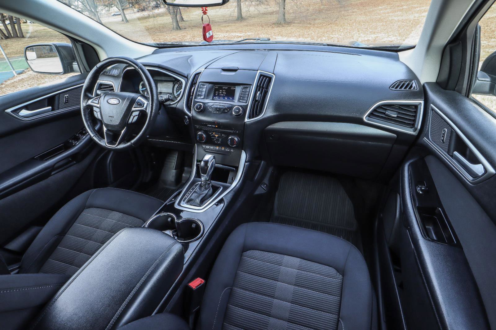 Used 2018 Ford Edge SEL image 27